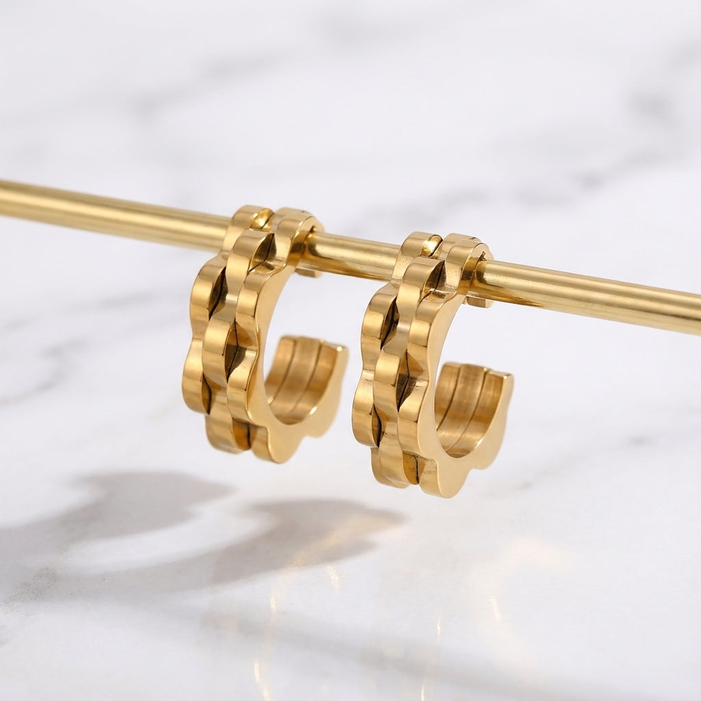 Margaret Floral Hoop Earrings in 18K Gold.