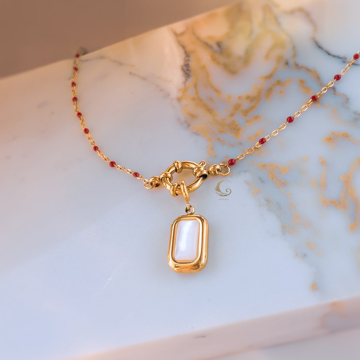 Maris – Red Beaded Necklace with Mother of Pearl Pendant.