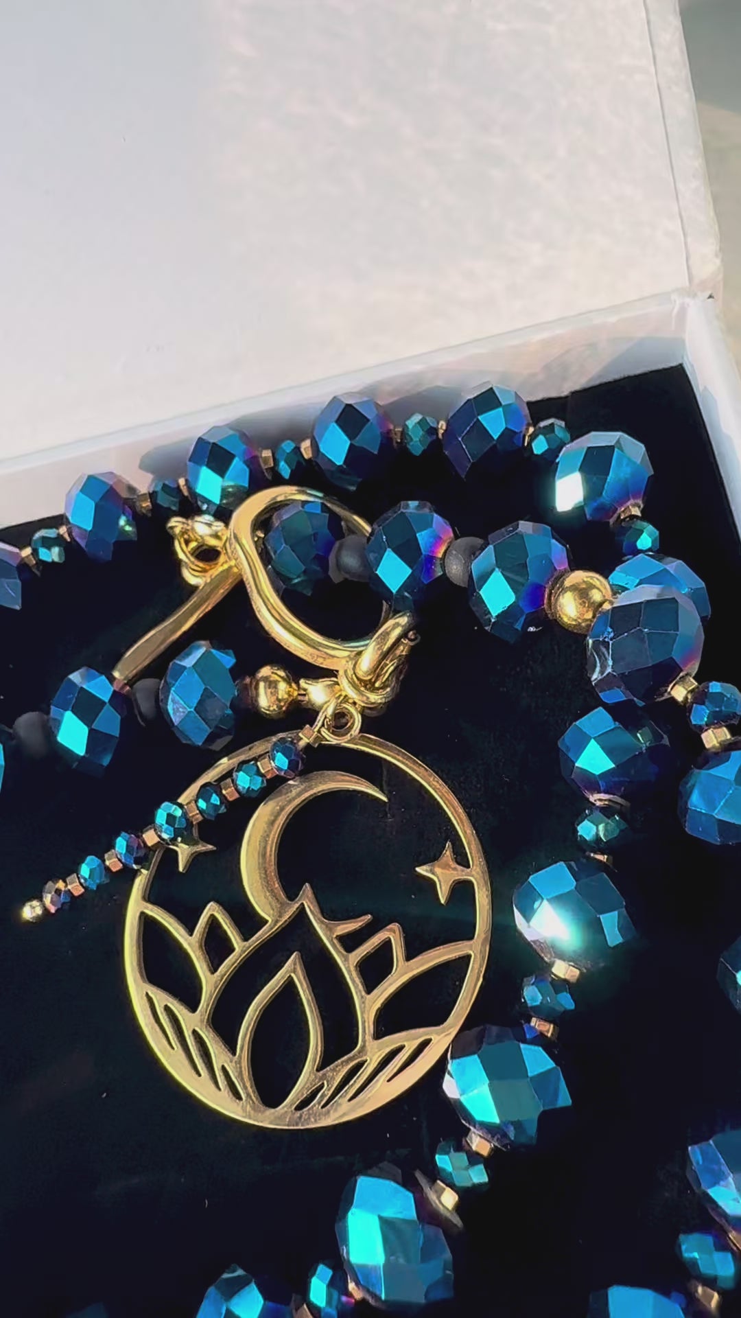 Starry_Night_Bedding_Crystal_Necklace